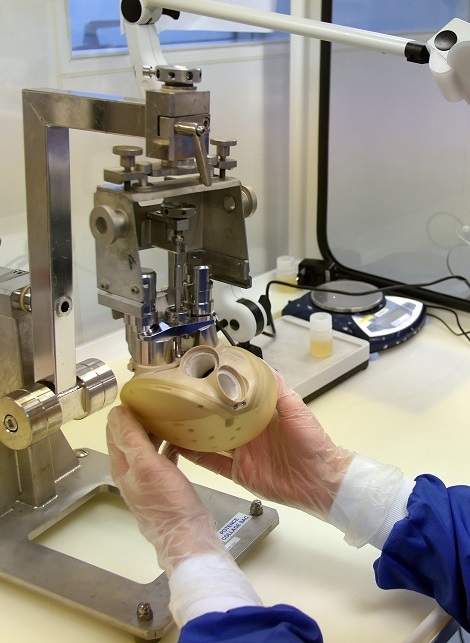 CARMAT, LE 1ER CŒUR ARTIFICIEL CO-DÉVELOPPÉ PAR MATRA ÉLECTRONIQUE